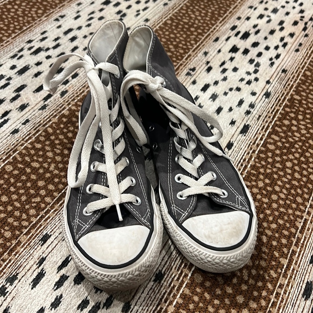 Grey canvas converse unisex size 6